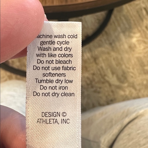 Athleta tennis skirt size XS. Built in mesh shorts, non-slip hem, ball pockets - Picture 13 of 14